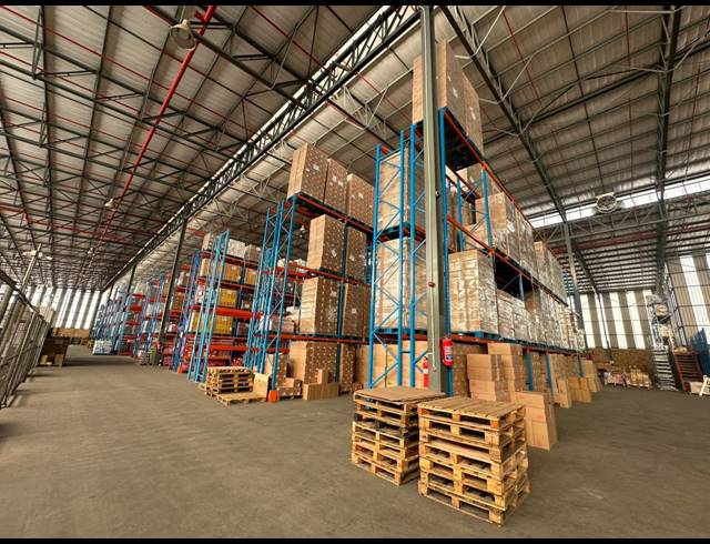 7,625M² WAREHOUSE TO LET IN NORTH RIDING